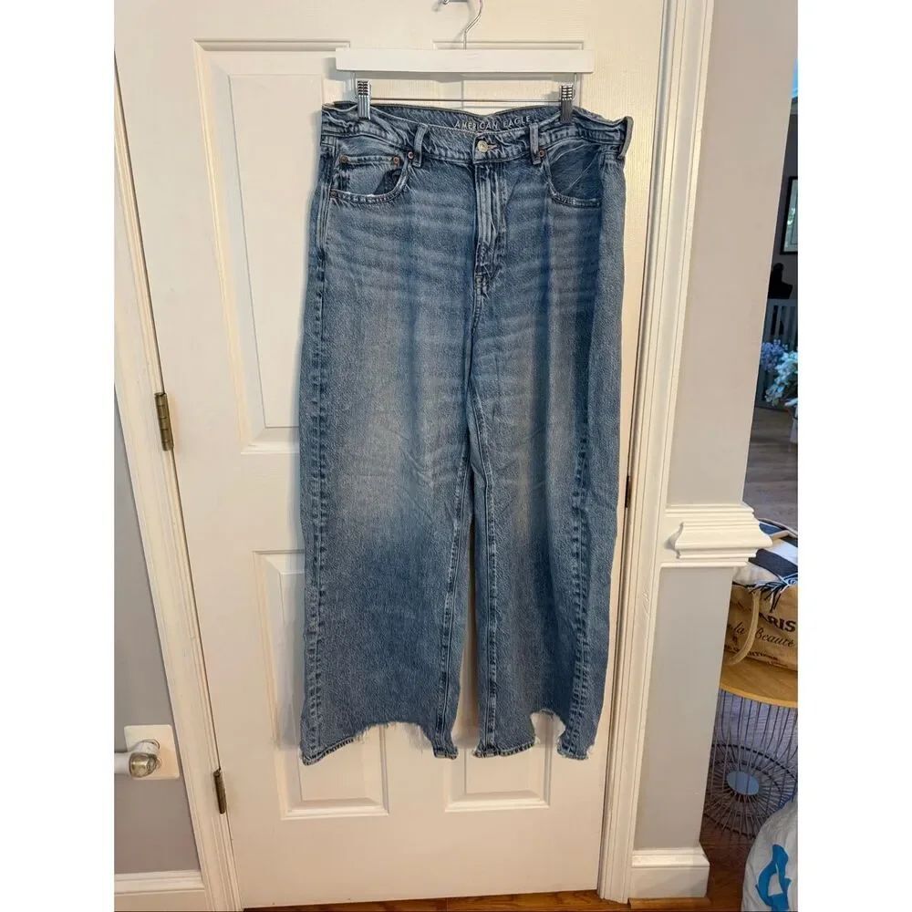 American Eagle Super High Rise Baggy Wide Leg Destroyed Hem Jeans sz 16